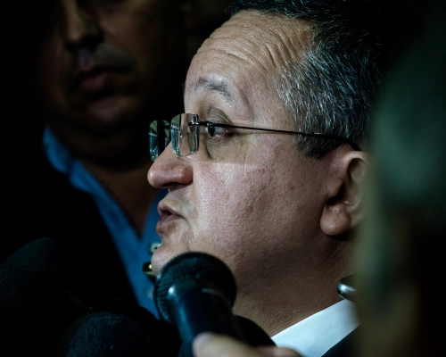 Candidato ao senado Pedro Taques diz que uns 70% dos senadores estão na pica do saci
